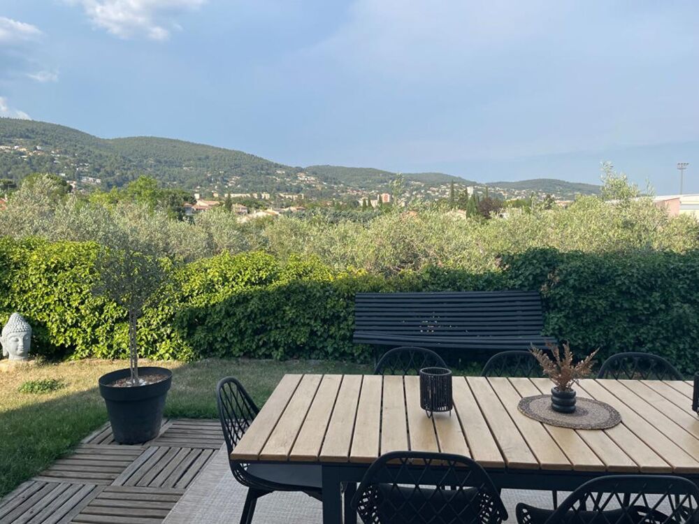 Maison de plain-pied avec vue dégagée , 4 chambres et Terrain de 544 m²