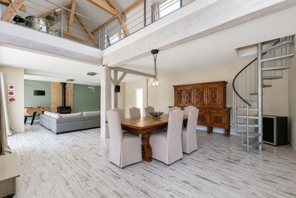 Maison 8 pièces 335 m² · à Montlandon · 335 m² · 499 000 €
