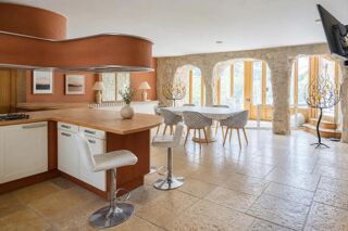  Maison à vendre 10 pièces 550 m²