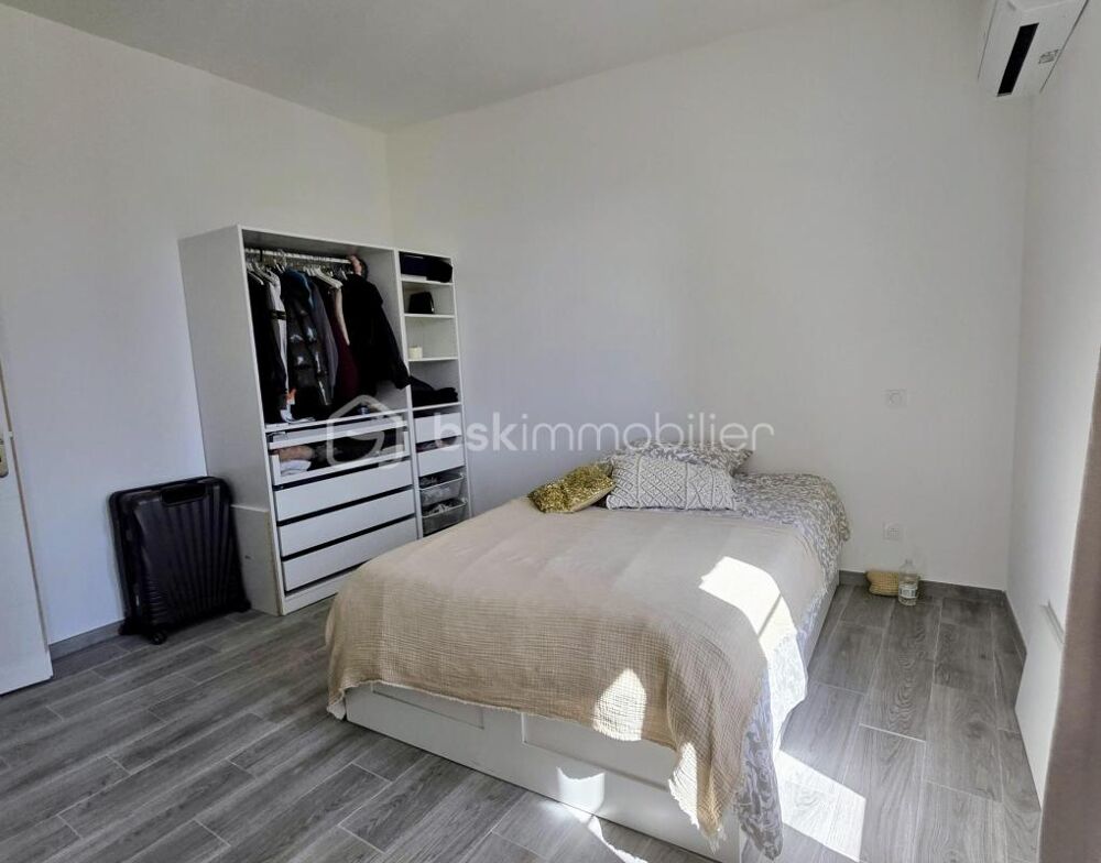 LUNEL Appartement de Charme au Coeur d'un Édifice Historique
