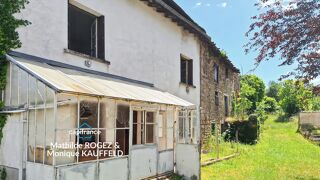 Vente Maison Maison à rénover avec grange en pierre, source et 7 000 m² de terrain - Saint Gervais Sous Meymont (63) Saint gervais sous meymont