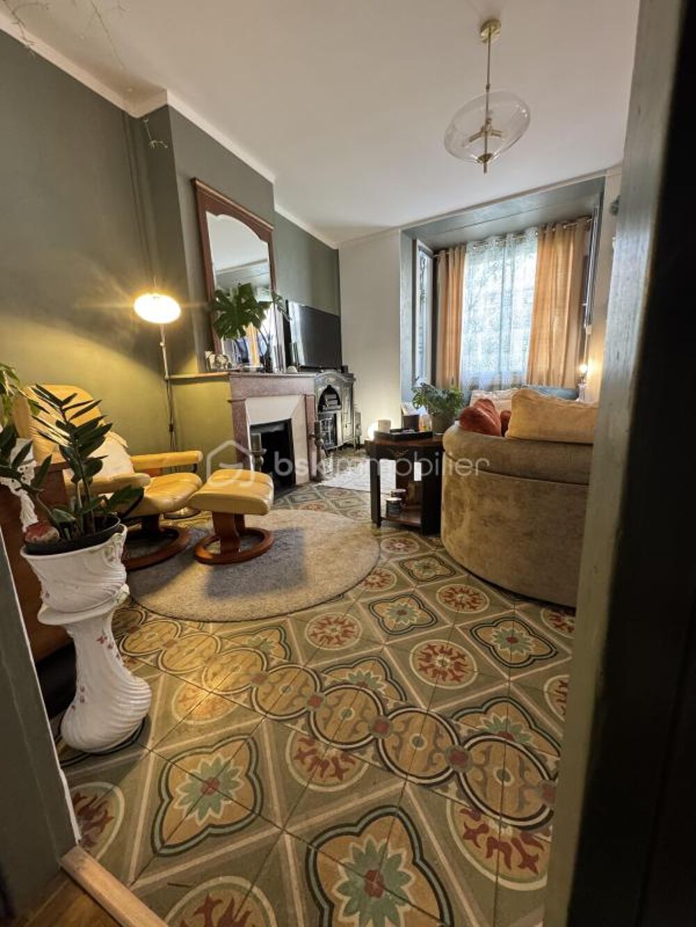 34500 BEZIERS - Bd de GENEVE - Appt 1er étage - 115m2 + véranda 20m2 + 2 greniers - Rénové - Isolé - Equipé