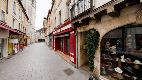   A LOUER - LOCAL COMMERCIAL - HYPER CENTRE 