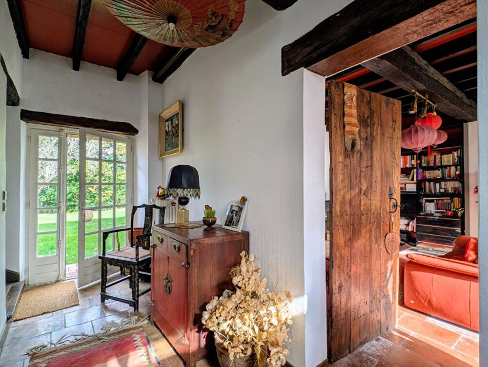 Demeure de caractère avec dépendance et garage sur terrain de 1100 m²