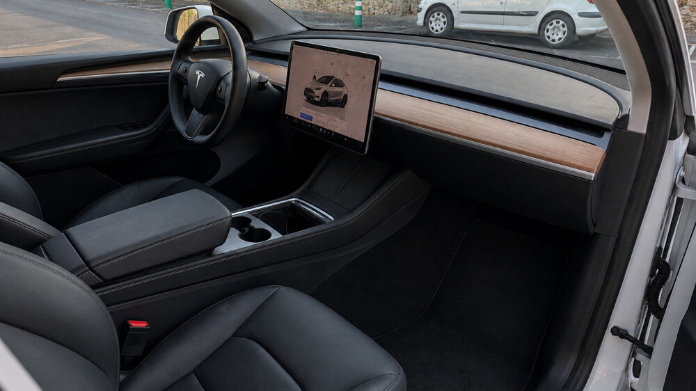 Model Y 300 cv Premium - Premi&egrave;re main Garantie constructeur 2023 occasion 72000 Le Mans