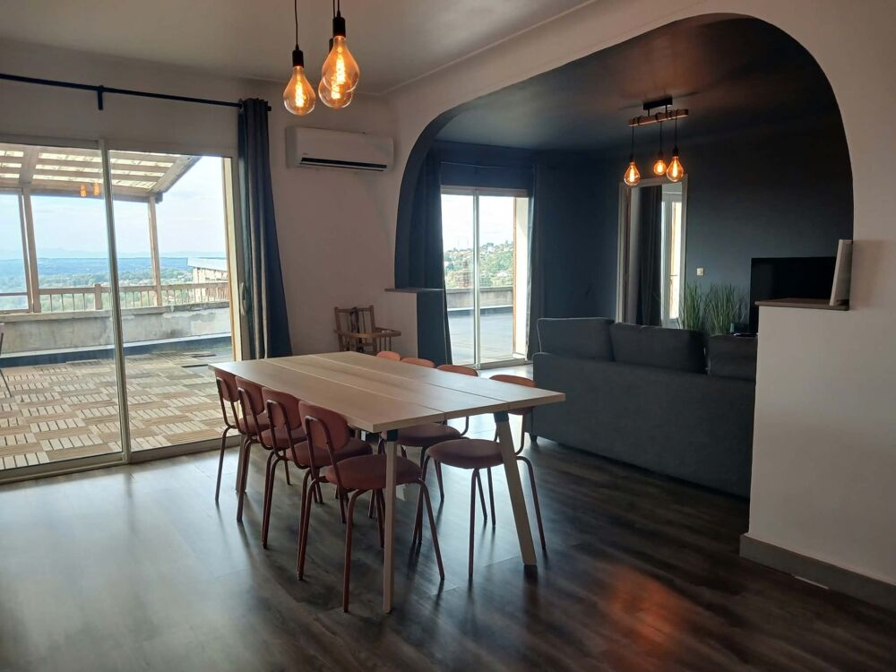 Vente Immeuble IMMEUBLE DE CARACTÈRE À FORT POTENTIEL D'INVESTISSEMENT chargé d'histoire– CENTRE-VILLE DE THIERS (63300) Thiers