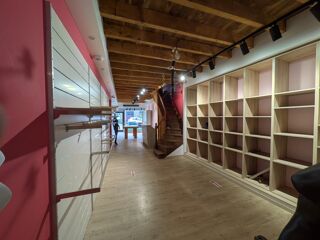  Immeuble à vendre 4 pièces 230 m²