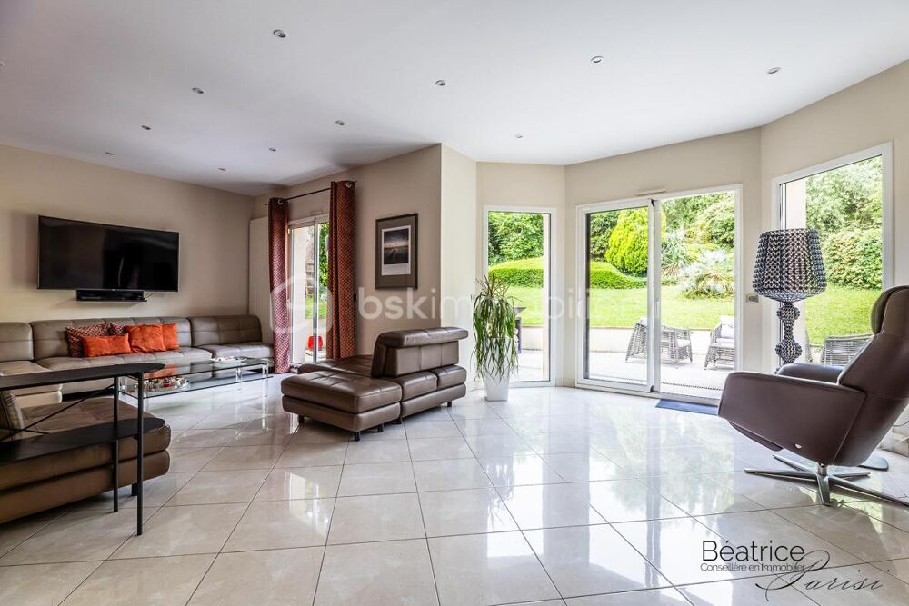 à vendre  Propriété/château Médan (78670)
