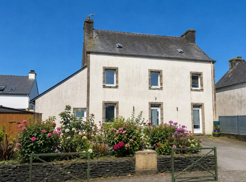 29520 Laz maison de bourg 4 chambres beaux volumes confortable et habitable de suite