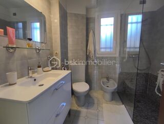  Villa  vendre 7 pices 142 m