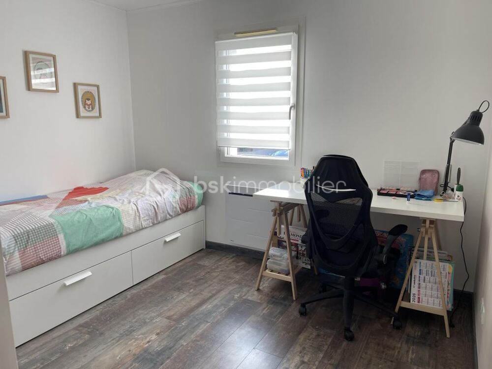 Vente Villa EXCLUSIVITE : VILLEVEYRAC, entre Sète et Montpellier, Villa de plain-pied offrant 4 chambres et jardin arboré avec piscine Villeveyrac