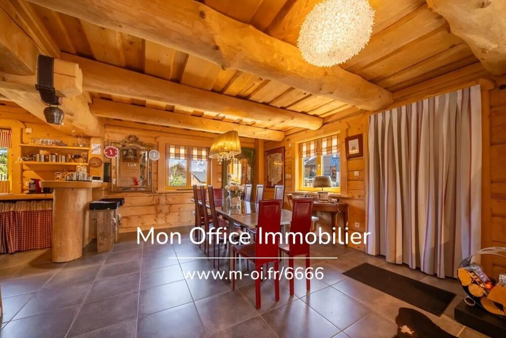 Référence : 6666-CLG. - Chalet de type 7 en madrier de 240m² sur une parcelle de 1500m² à La Joue du Loup