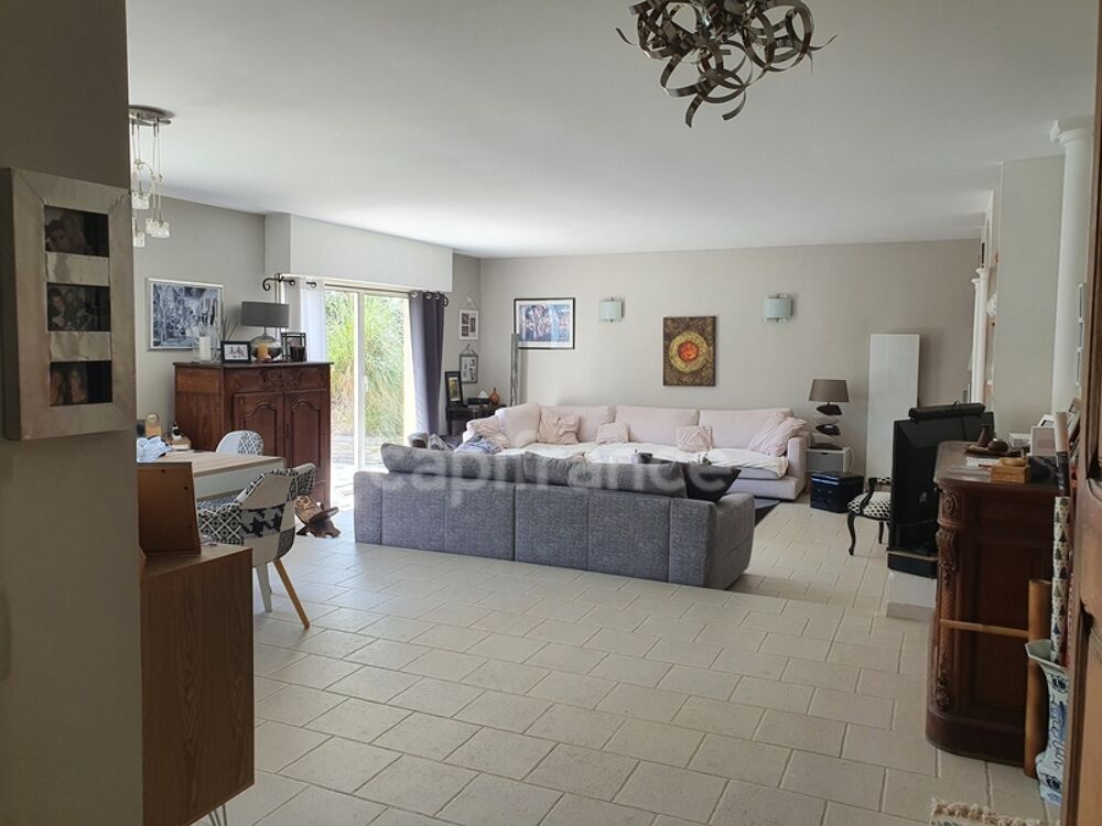 Vente Maison Dpt Var (83),  vendre MONTAUROUX maison 7 Pieces de 200 m - Terrain de 1 815,00 m - Plain pied Montauroux