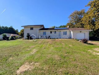 Vente Maison À vendre à Laruscade (33620) – Maison traditionnelle de 147 m², garage sur un magnifique terrain de 3 037 m² Laruscade
