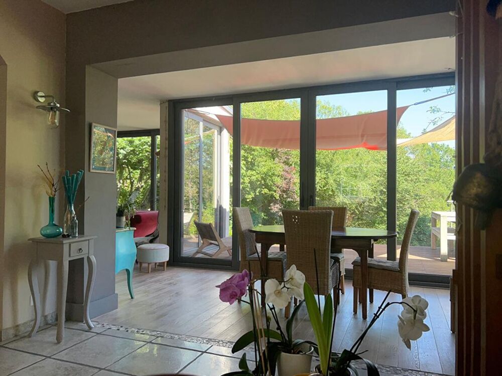Élégante propriété familiale avec jardin arboré aux portes de Paris