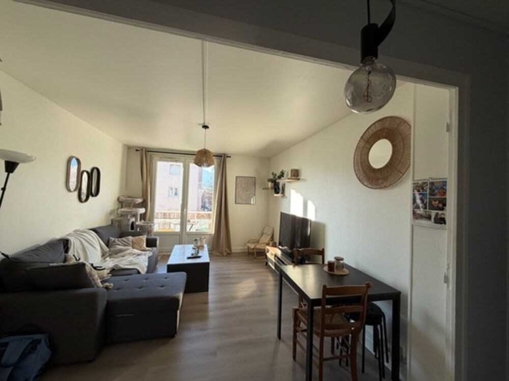 Vente Appartement Appartement à vendre 3 pièces SAINT MARTIN D'HERES/ PERI-BROSSOLETTE Saint martin d heres