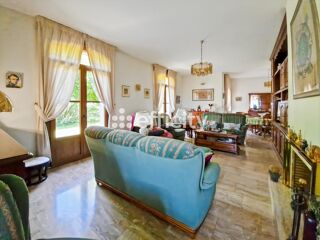  Maison à vendre 11 pièces 245 m²