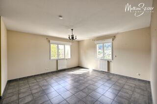 Vente Appartement YZERON - Agréable appartement grand T3 avec balcon et vue  + stationnement dans garage fermé Yzeron