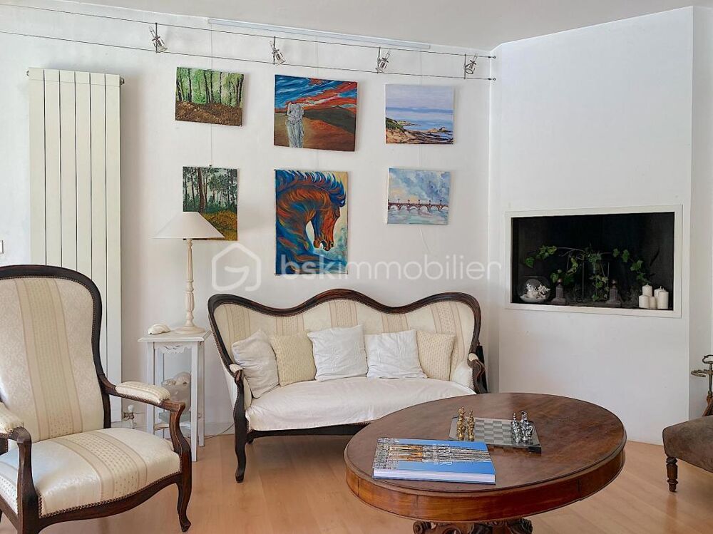 Vente Maison Maison avec 4/5 chambres + un studio indépendant + une piscine !!! De l'espace, du calme et du charme !!! Merignac