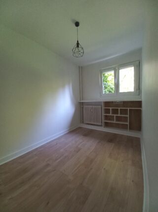  Appartement à louer 3 pièces 66 m²