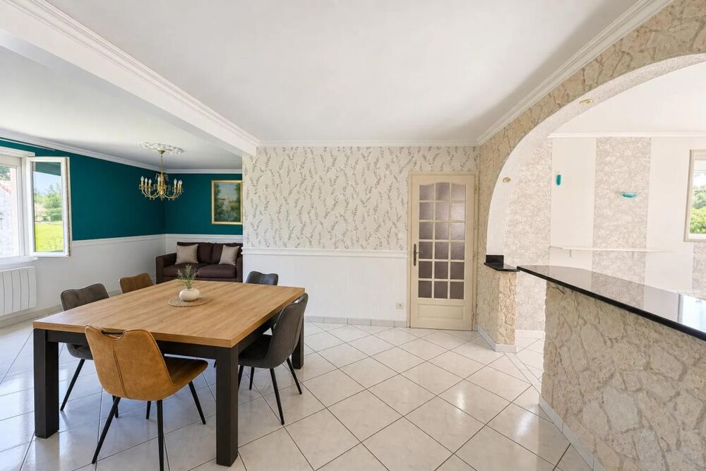 Maison 6 pièces de 187 m² avec appt indép., véranda, garages