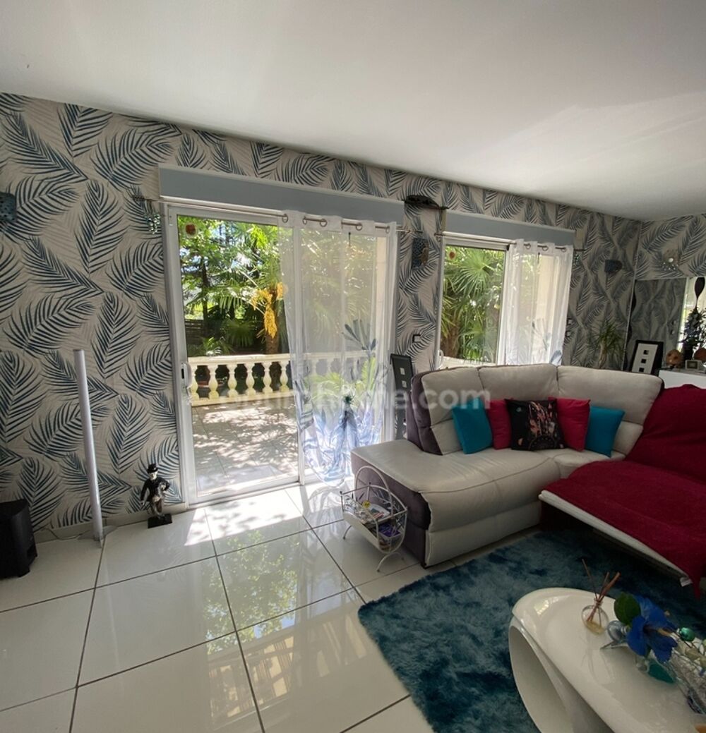 Vente Maison L'Isle d'Espagnac. Maison 187 m² + 3 logements locatifs meublés sur terrain de 2003 m² L isle d espagnac