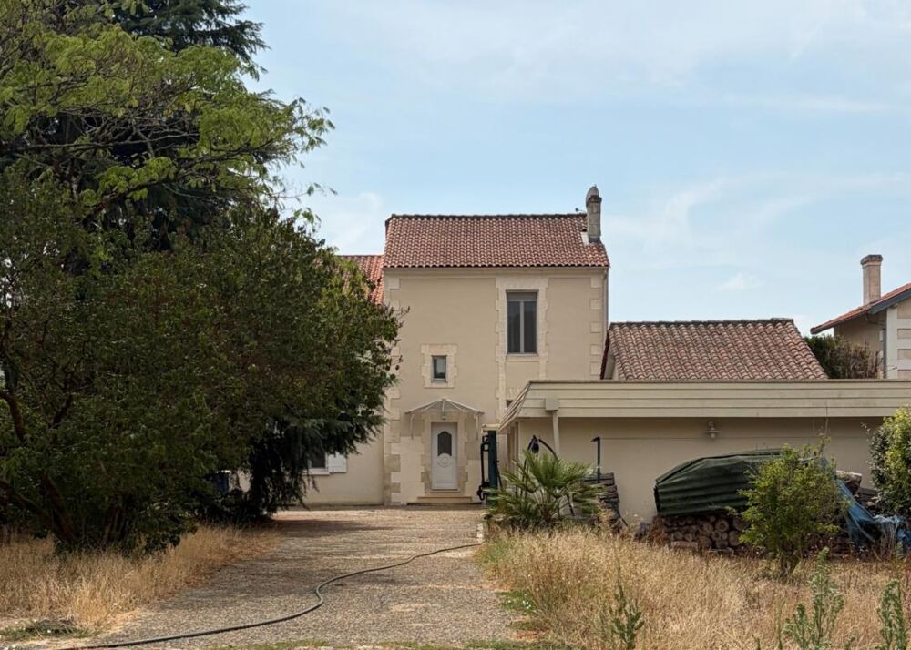 Vente Maison Saint Yrieix. Maison 190 m² sur terrain de 4070 m² Saint yrieix sur charente