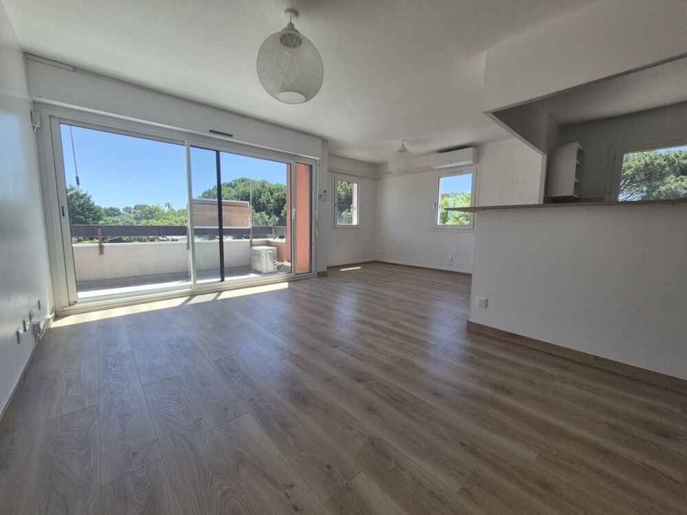 Vente Appartement CASTANET TOLOSAN - APPARTEMENT T4 - HYPERCENTRE - DERNIER ETAGE - VUE DEGAGEE SANS VIS-A-VIS - EXPOSITION SUD - CAVE + BOX Castanet tolosan