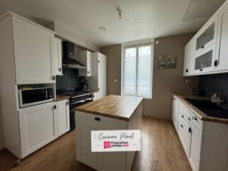  Maison  vendre 8 pices 222 m