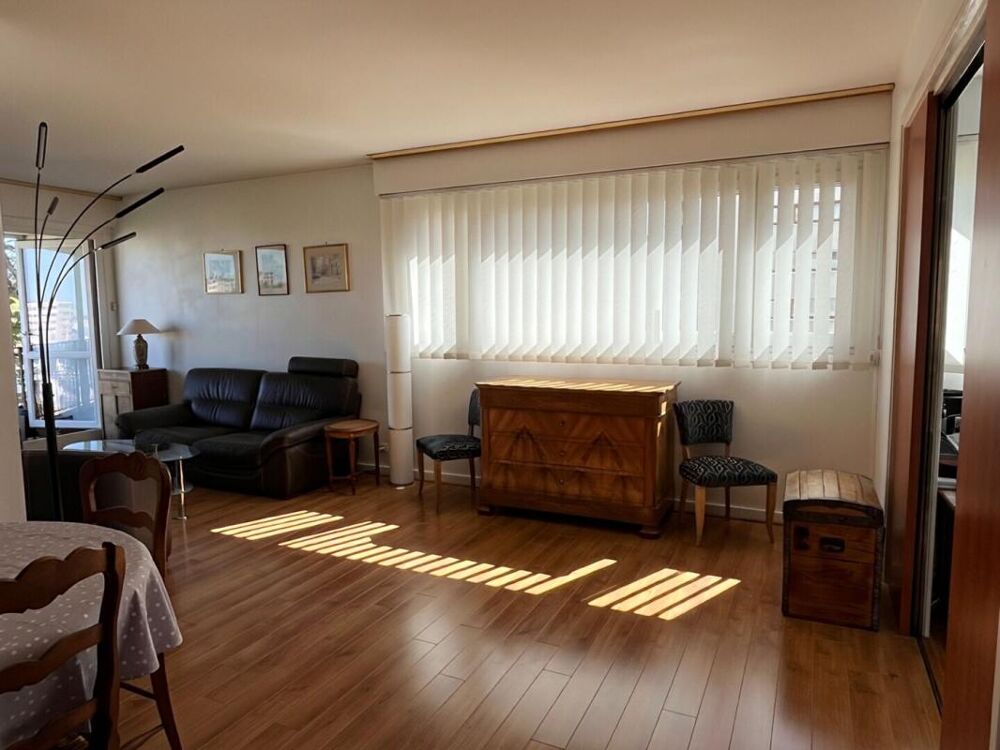 Appartement de 111m², 3 chambres, balcon, 2 box et une cave