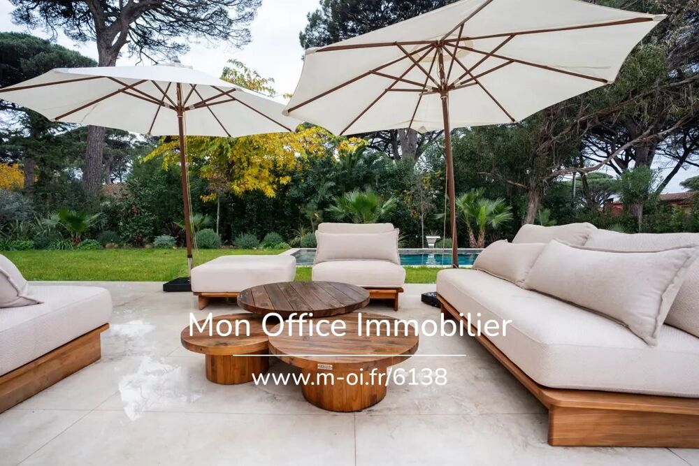 Référence : 6138-NGU - Maison Saint Tropez, À pied du village