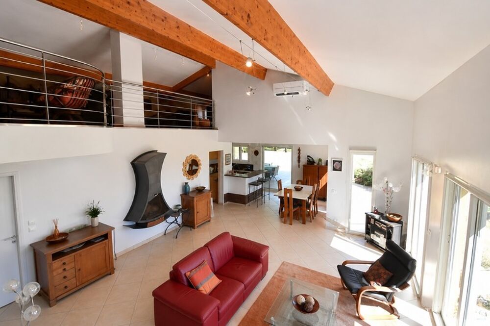 VILLA DE STANDING - DOUBLE GARAGE - PISCINE
