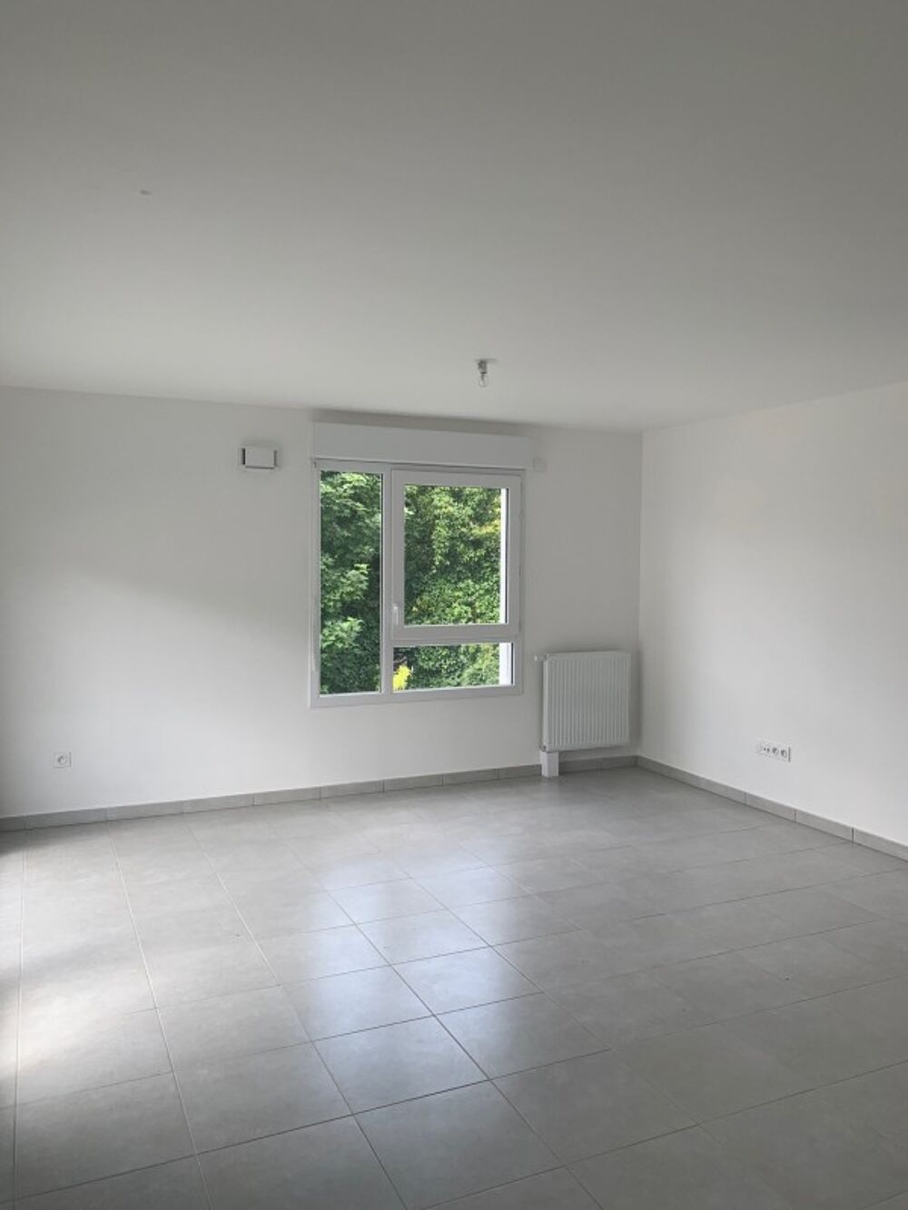 Location Appartement T4 avec balcons et double parking à NOISY LE SEC Noisy le sec