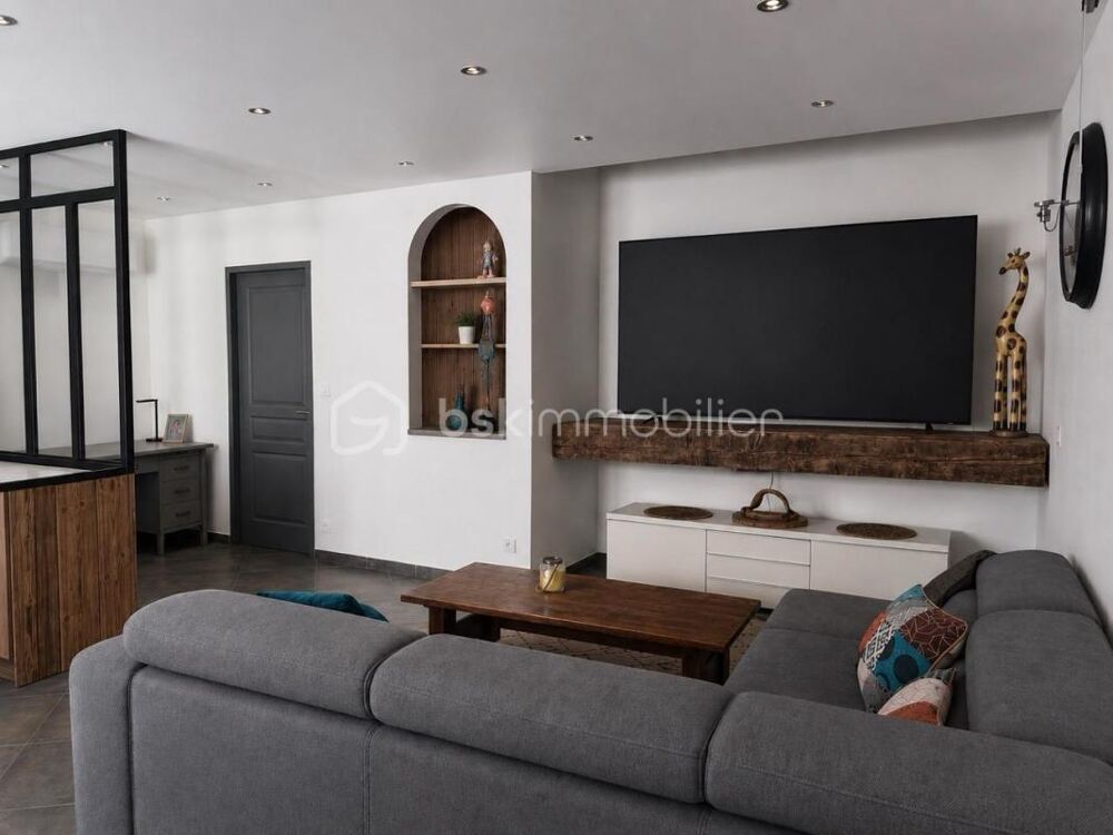 Vente Maison Ensemble immobilier composé d'une habitation R+1 de Type 3 de 138,60 m² habitables et d'un atelier de 121 m² Frontignan