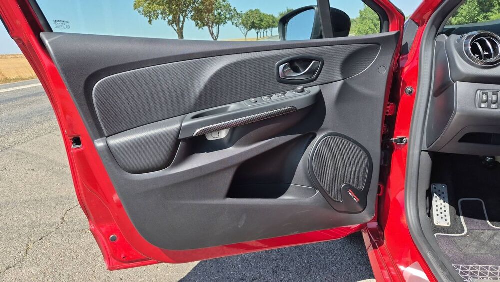 Clio 1.6 Turbo 220 EDC6 RS Trophy - Automatique 2015 occasion 54800 Jarny