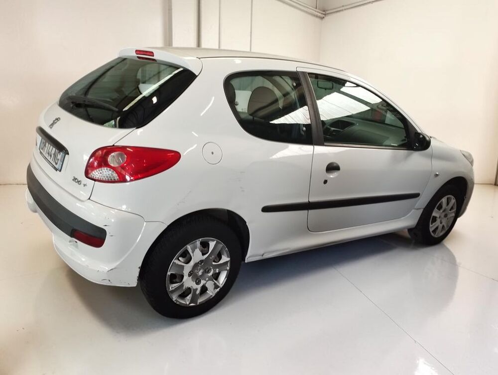 206 1.1 60 SERIE LIMITEE ATTRACTIVE 2011 occasion 06640 Saint-Jeannet