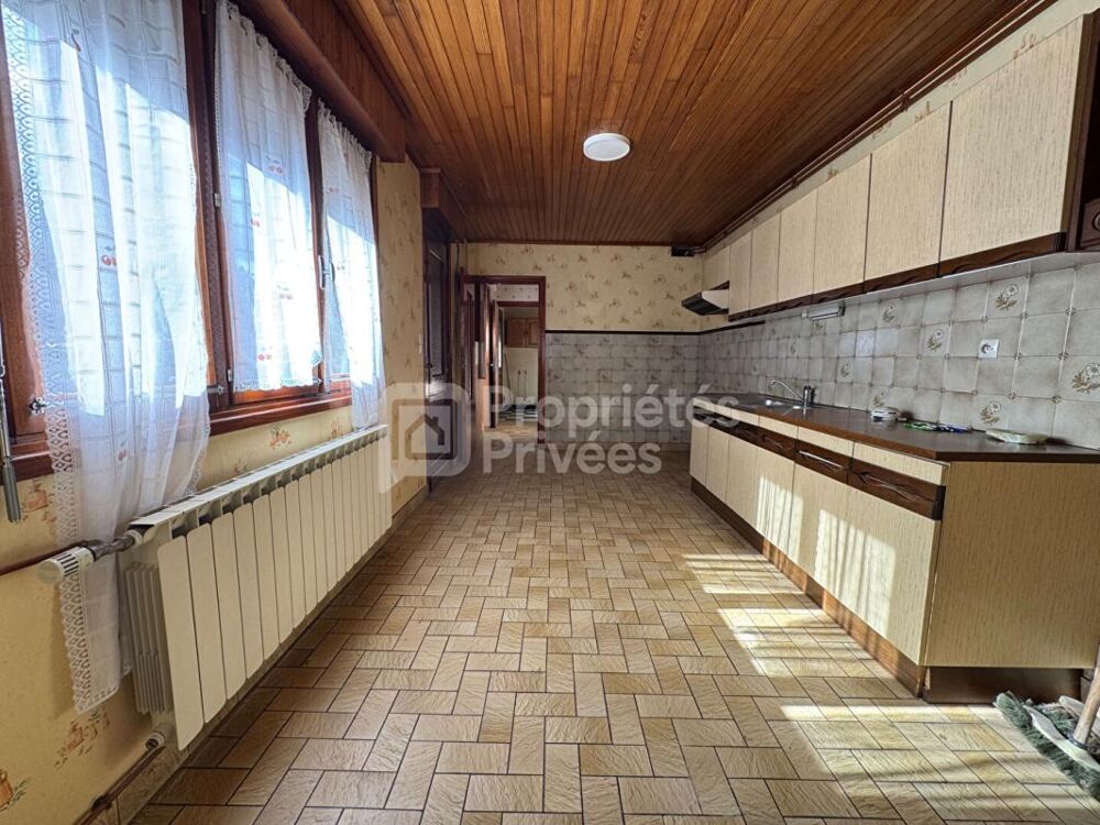 Maison 3 chambres avec cour, dépendances et jardin à Camblain-Châtelain