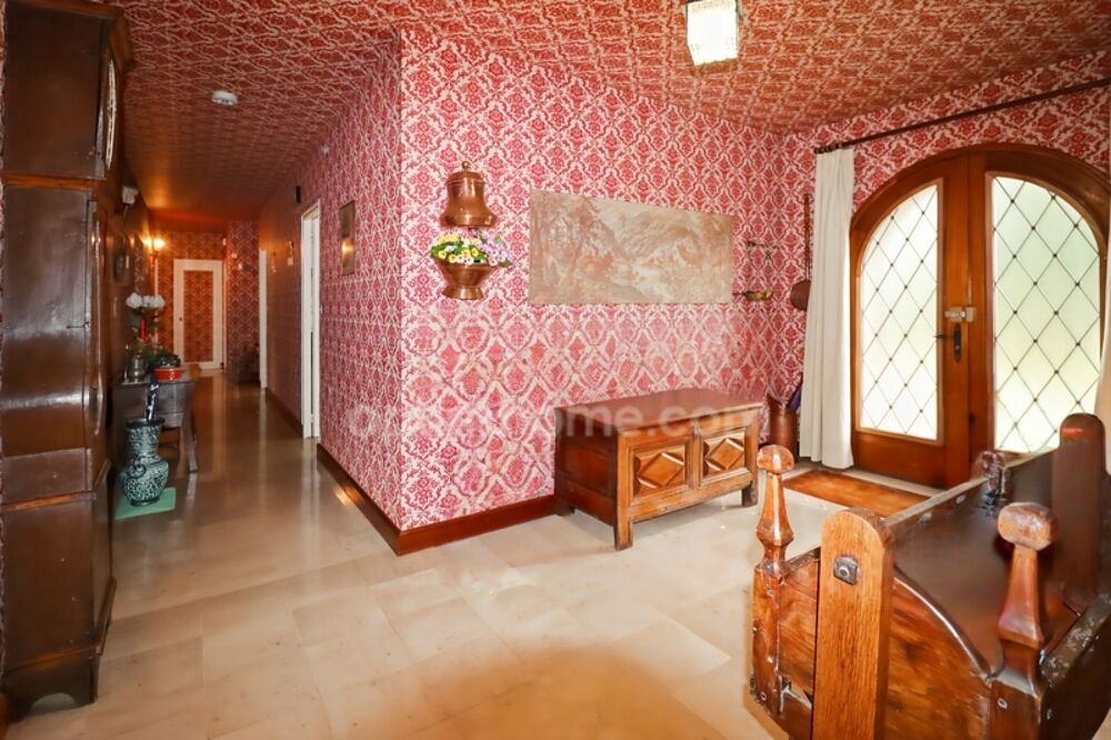 Maison Familiale Plain Pieds élevée sur sous-sol de 230 m² - 10 pièces -5 Chambres - Terrain 4000 m² environ 87190 MAGNAC LAVAL