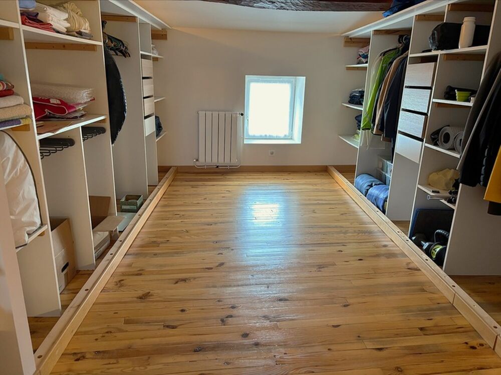 Maison de charme 180 m² à Combronde  Rénovée, spacieuse et prête à vivre !