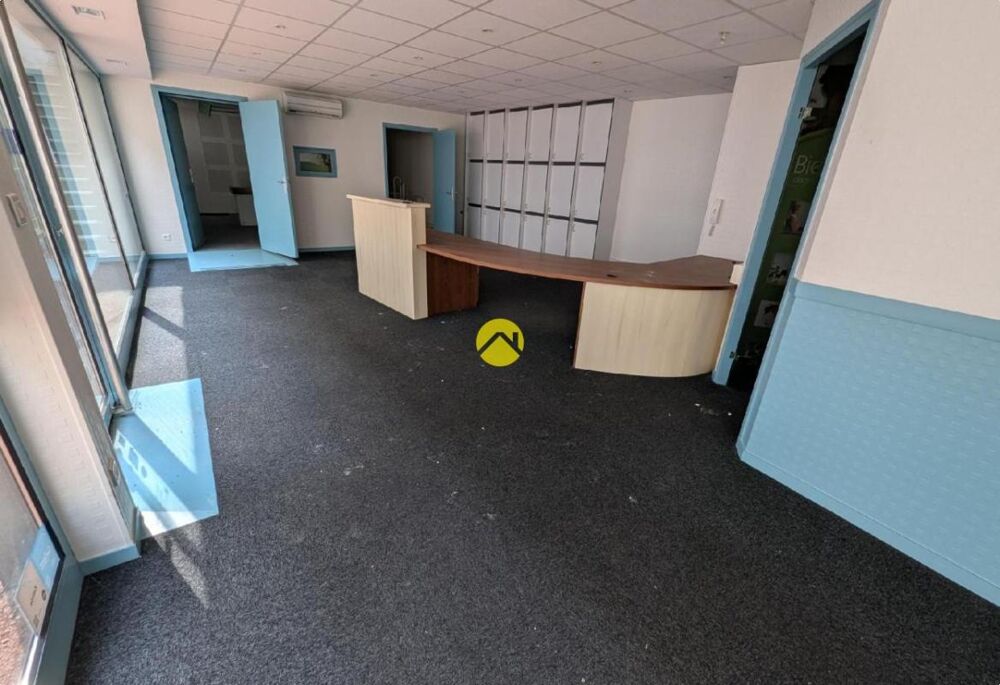 LOCAL 123m² hyper centre. Gd garage
