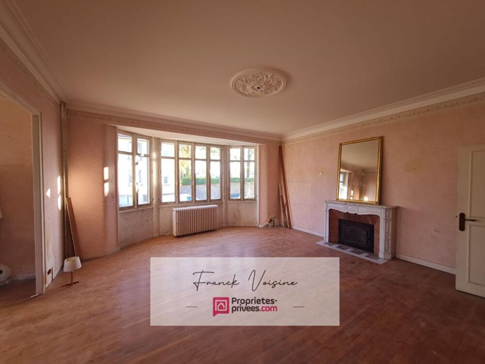 Vente Maison Maison de 212 m2 A VENDRE Les Herbiers Centre Ville - 4 Chambres et un bureau sur un terrain de 1150 m2 Les herbiers