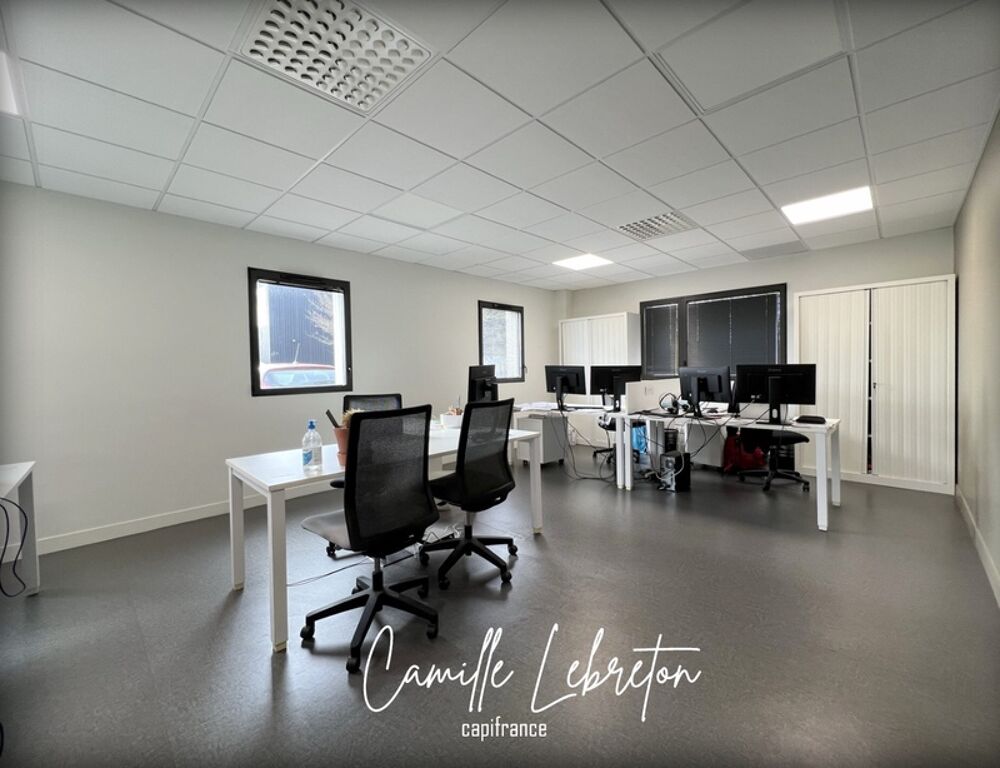   BUREAUX de 135m2  à louer VALLET (44) zone des Dorices - bâtiment professionnel récent en parfait état 