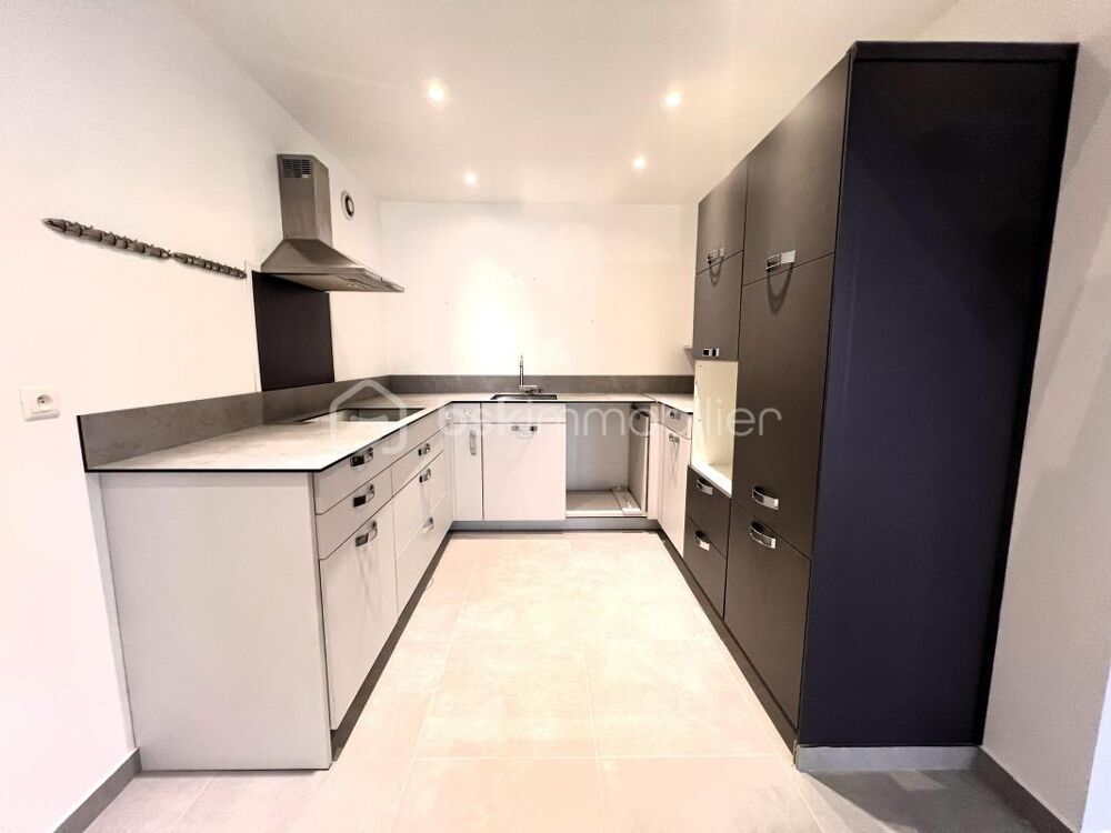 Maison de ville de type 3 entièrement rénovée avec garage