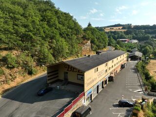 Vente Immeuble Ensemble immobilier de 32 pièces R+1 de 1661 m2 Coupiac