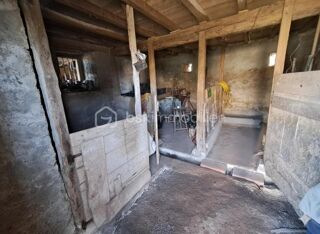  Remise / Grange � vendre 2 pi�ces 150 m�