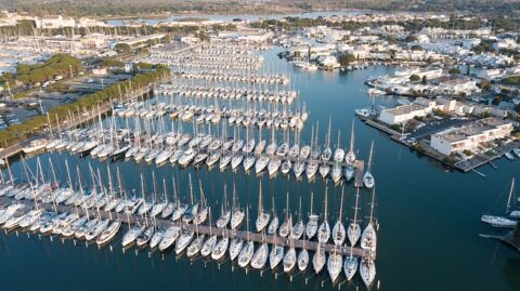 GARD (30) LE GRAU DU ROI (30240) A vendre fonds de commerce restaurant emplacement N&deg;1 Port Camargue EBER 200 K€ 490000 30240 Le grau du roi