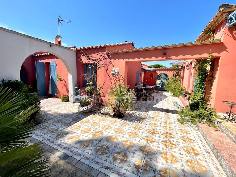 Mas dException au Coeur de la Camargue  Chambres dHôtes & Salle de Réception