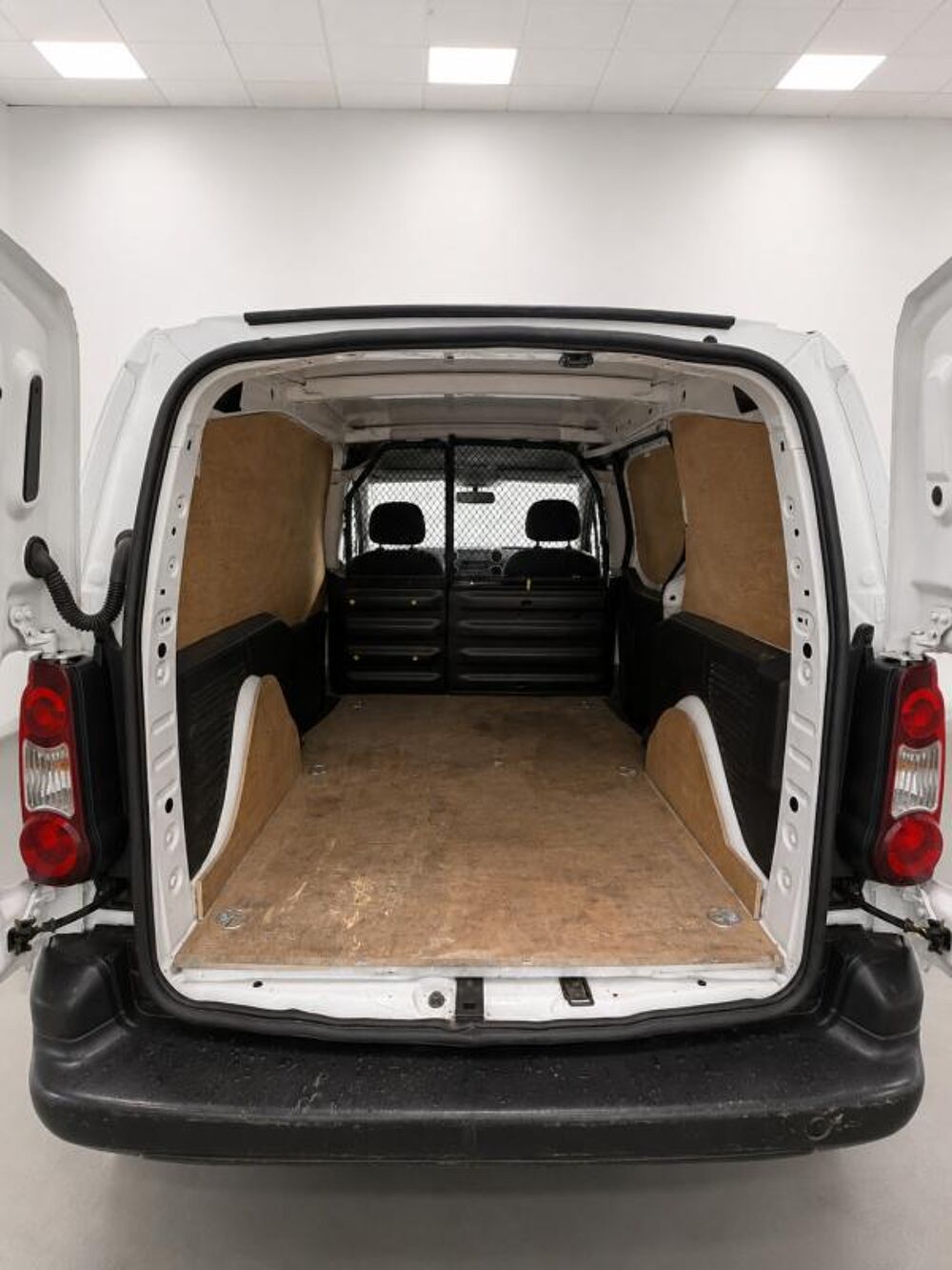 Partner 1&deg; Main / 1.6L B HDI 75cv Pack PRO Seulement 23 000km ! idem 2018 occasion 60430 Abbecourt