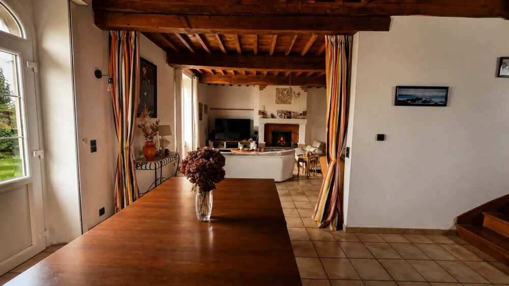 Vente Maison Maison de 5 pièces dans un village au calme Gayan