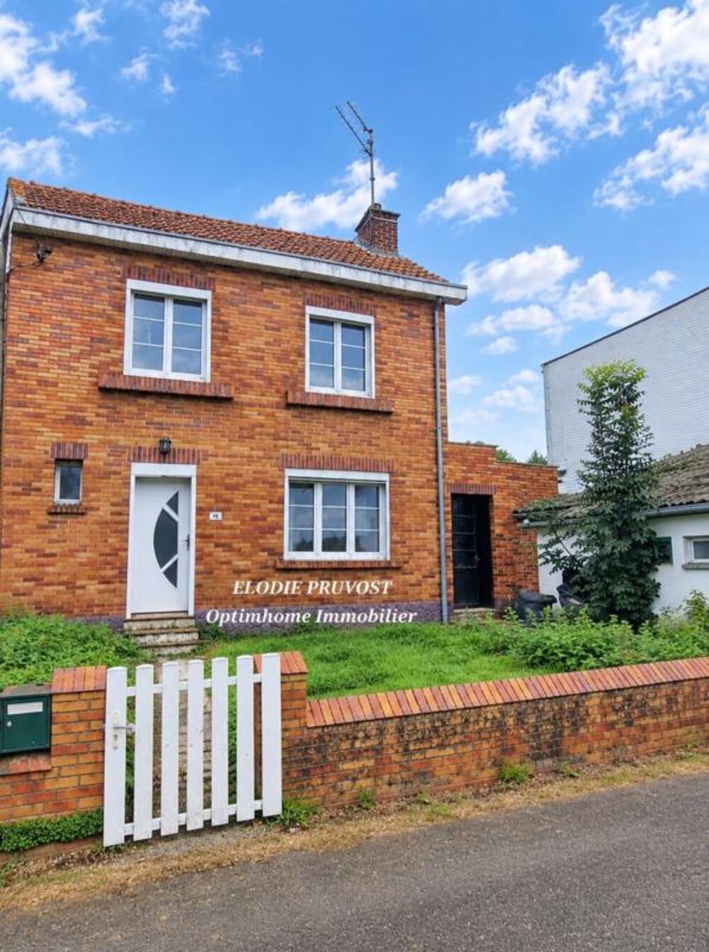 MAISON INDIVIDUELLE RÉNOVÉE AVEC GARAGE et JARDIN + MAISONNETTE ATTENANTE